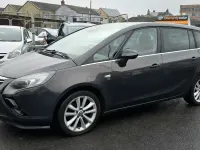 Begagnad Vauxhall Zafira Elite 170 HK (125 kW) 2013 Grå Minibuss