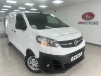 Used Vauxhall Vivaro 100 HP (73 kW) 2019 White MPV