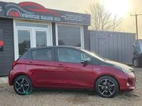 Used Toyota Yaris Hybrid Design 2017 Red/black Hatchback