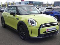 Used Mini Cooper Classic 134 HP (98 kW) 2022 Yellow Hatchback