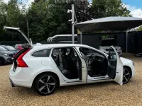 Usado Volvo V60 R-Design 2017 Blanco Familiar