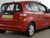 Begagnad Honda Jazz ES 99 HK (72 kW) 2013 Röd Halvkombi