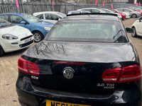 Begagnad VW Eos SE 140 HK (102 kW) 2011 Svart Cab
