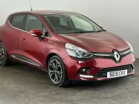 Used Renault Clio Iconic 90 HP (66 kW) 2019 Red Hatchback