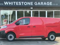 Used Vauxhall Vivaro S 100 HP (73 kW) 2022 Red MPV