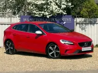 Begagnad Volvo V40 R-Design 152 HK (111 kW) 2018 Röd Halvkombi