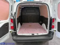 Begagnad Vauxhall Combo S 100 HK (73 kW) 2023 Vit Minibuss
