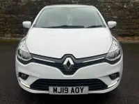 Used Renault Clio Iconic 75 HP (55 kW) 2019 White Hatchback