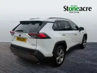 Used Toyota RAV4 218 HP (160 kW) 2019 White SUV