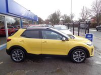 Usado Kia Stonic 118 HP (86 kW) 2022 Amarelo SUV