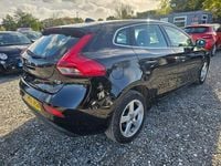 Used Volvo V40 SE 122 HP (89 kW) 2016 Black Estate