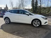 Used Vauxhall Astra SRi 110 HP (80 kW) 2021 White Hatchback