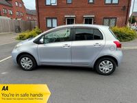Used Toyota Yaris 87 HP (63 kW) 2010 Silver Hatchback