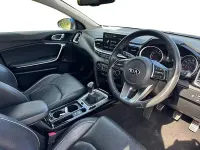 Usado Kia Ceed First Edition 140 CV (102 kW) 2018 Azul Utilitario