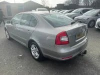 Usado Skoda Octavia Elegance 122 CV (89 kW) 2011 Beige Utilitario