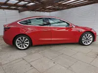 Używany Tesla Model 3 366 kW (498 KM) 2020 Czerwony Sedan/Limuzyna