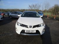 Used Toyota Auris Plus 132 HP (97 kW) 2015 White Hatchback