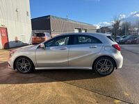 Begagnad Mercedes A180 AMG line 2018 Silver Halvkombi