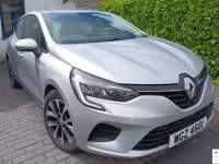 Used Renault Clio Iconic 90 HP (66 kW) 2022 Silver Hatchback