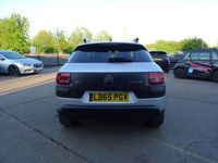 Usado Citroën C4 Cactus Flair 100 HP (73 kW) 2016 Prateado Citadino