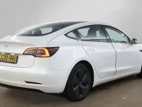 Usado Tesla Model 3 Standard Range Plus 177 kW (241 HP) 2020 Branco Sedan