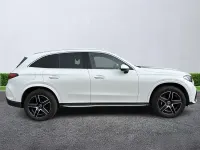 Usado Mercedes GLC300e AMG line 2025 Blanco Familiar