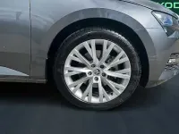 Usado Skoda Superb SE L 150 CV (110 kW) 2023 Gris Familiar