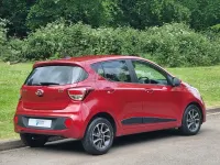 Begagnad Hyundai i10 Premium 87 HK (63 kW) 2017 Röd Halvkombi