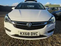 Used Vauxhall Astra 2018 White Estate