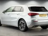 Usado Mercedes A180 Executive 134 HP (98 kW) 2025 Prateado Citadino