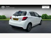 Used Toyota Yaris 99 HP (72 kW) 2016 White Hatchback