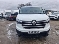 Begagnad Renault Trafic Business 2023 Vit Minibuss