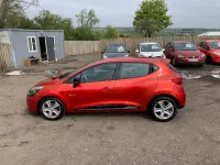 Begagnad Renault Clio IV Dynamique 75 HK (55 kW) 2013 Röd Halvkombi