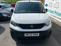 Begagnad Peugeot Partner 131 HK (96 kW) 2022 Vit Minibuss
