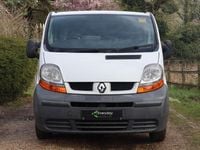 Used Renault Trafic 100 HP (73 kW) 2005 White MPV