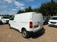 Used Vauxhall Vivaro S 100 HP (73 kW) 2023 White MPV