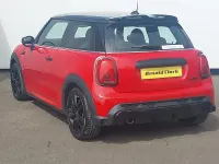 Usado Mini Cooper Sport 136 CV (100 kW) 2022 Rojo Utilitario