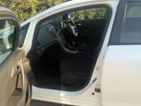 Used Vauxhall Astra 2017 White Estate