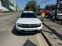 Used Dacia Duster Lauréate 110 HP (80 kW) 2015 White SUV