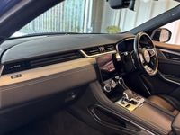 Usado Jaguar F-Pace R-Dynamic 204 HP (150 kW) 2021 Azul SUV