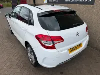 Used Citroën C4 SELECTION 114 HP (83 kW) 2014 White Hatchback