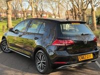 Used VW Golf VII SE 125 HP (91 kW) 2017 Black Hatchback