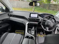 Usado Peugeot 5008 Allure 130 HP (95 kW) 2021 Branco SUV