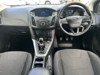 Begagnad Ford Focus Zetec 115 HK (84 kW) 2015 Röd Halvkombi