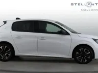 Used Peugeot 208 Allure 99 HP (72 kW) 2024 White Hatchback