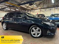 Used Toyota Auris 132 HP (97 kW) 2014 Grey Hatchback