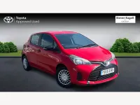Used Toyota Yaris Active 69 HP (50 kW) 2015 Red Hatchback