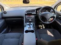 Used Peugeot 3008 Active 112 HP (82 kW) 2011 Silver Estate