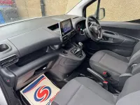 Used Vauxhall Combo Sportive 100 HP (73 kW) 2020 White MPV