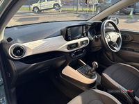 Used Hyundai i10 Premium 67 HP (49 kW) 2022 Green Hatchback